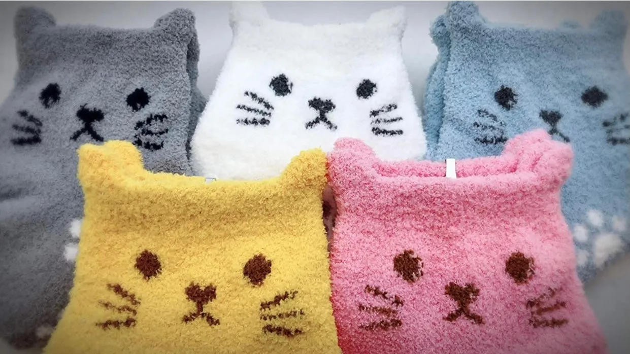 Cute Cozy Warm | Women Teen Girls | Crew Socks | 5 Pairs | (Cat Paws)