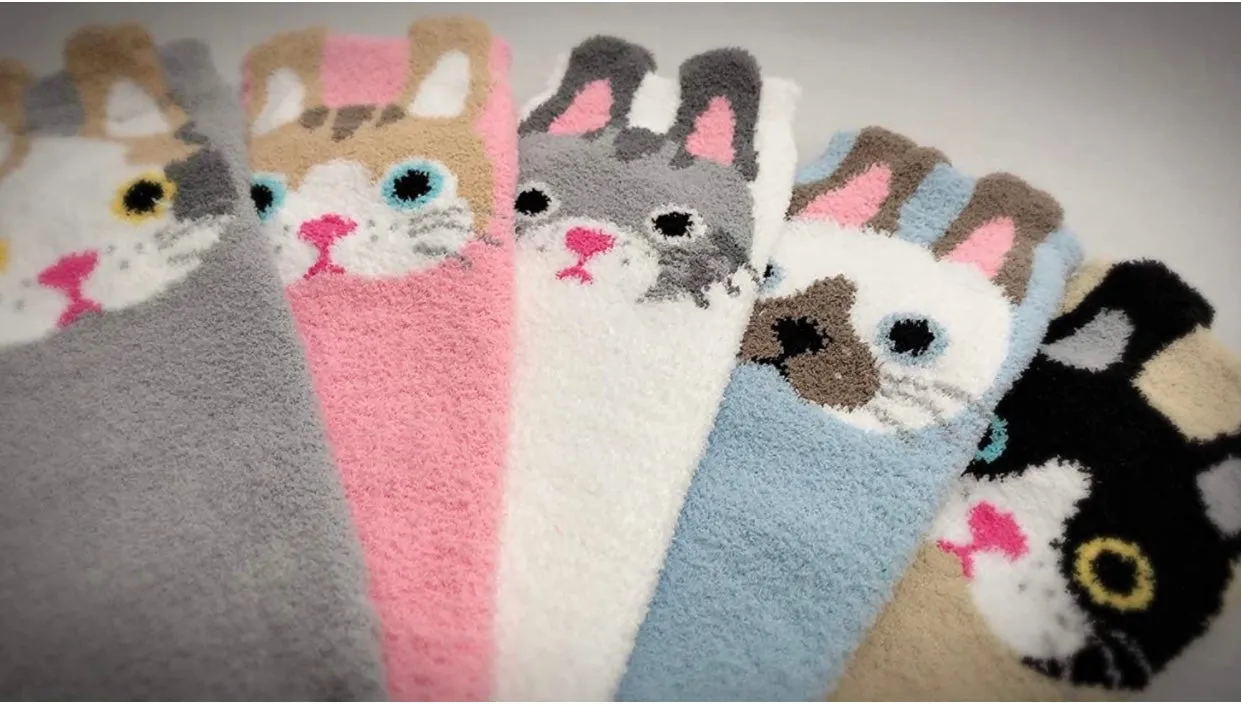 Cute Cozy Warm | Women Teen Girls | Crew Socks | 5 Pairs | (Kitten)