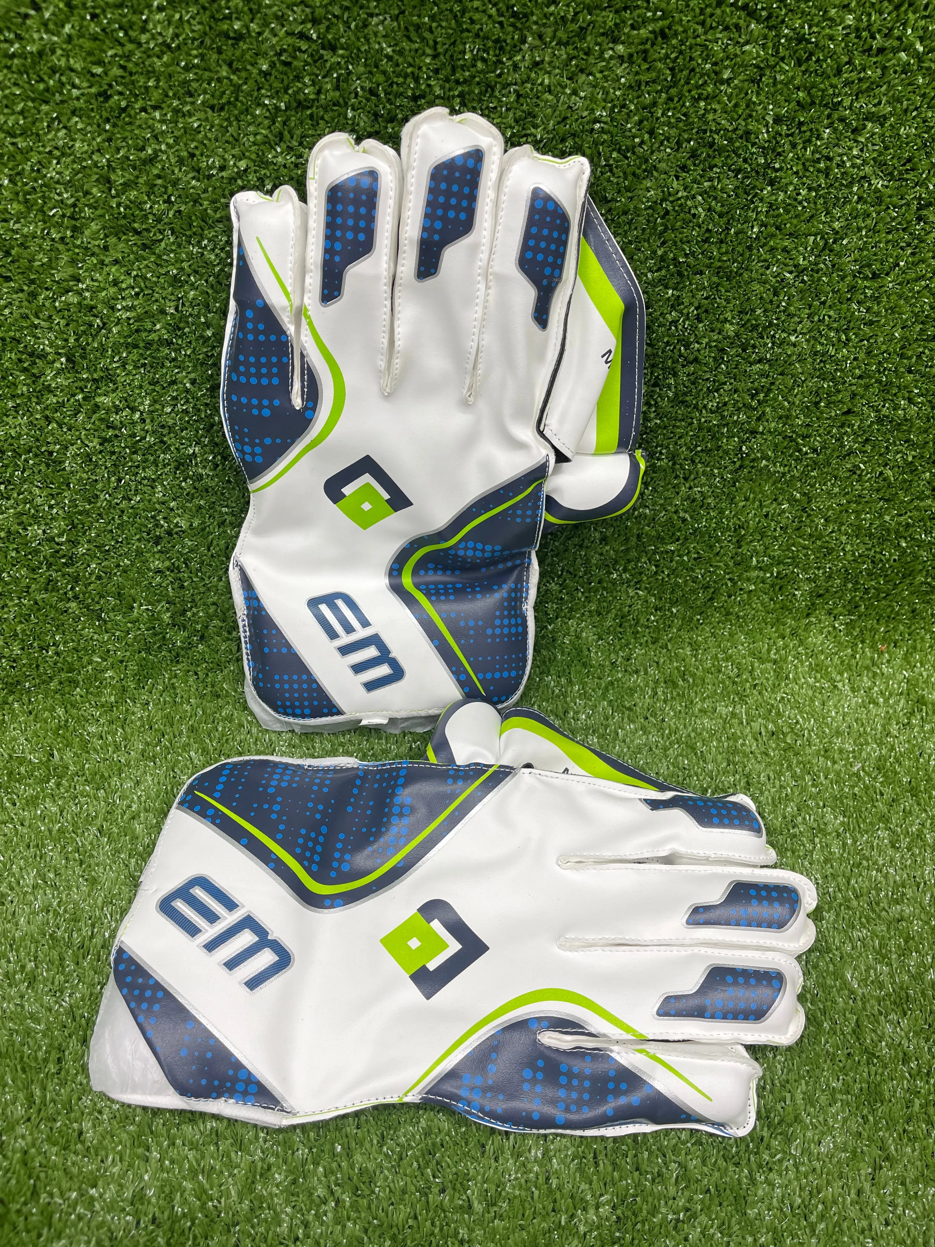 EM Quantum 7.0 Adult Cricket Wicket Keeping Gloves